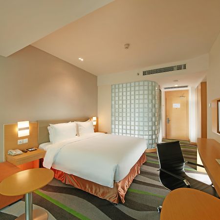 Holiday Inn Express Tangshan Downtown By Ihg Exterior foto